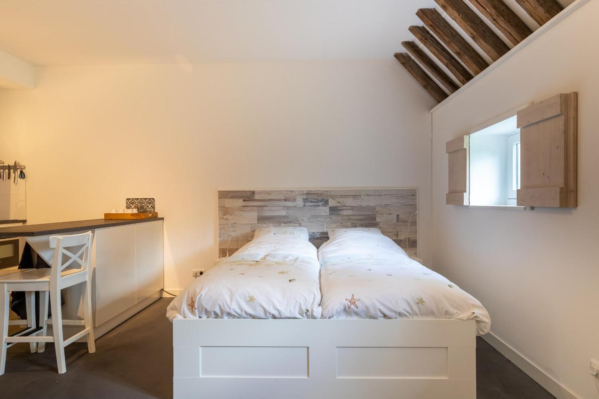 Iselmarpleats Comfortabele Studio Met Badkamer Gaast Exteriör bild